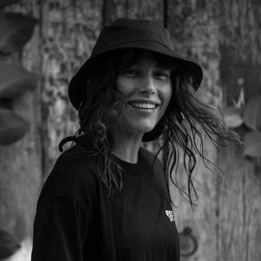 DEUS SURF BUCKET HAT BLACK - Image 3