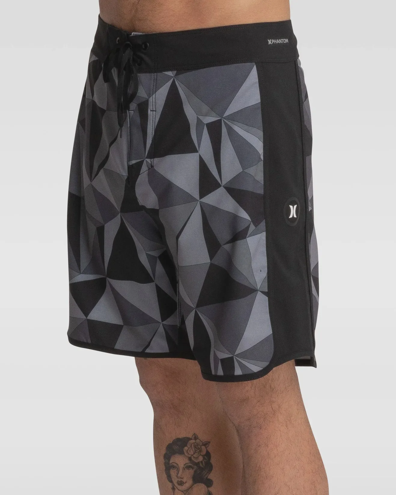 PHANTOM SWEEP GEO BOARDSHORT - BLACK