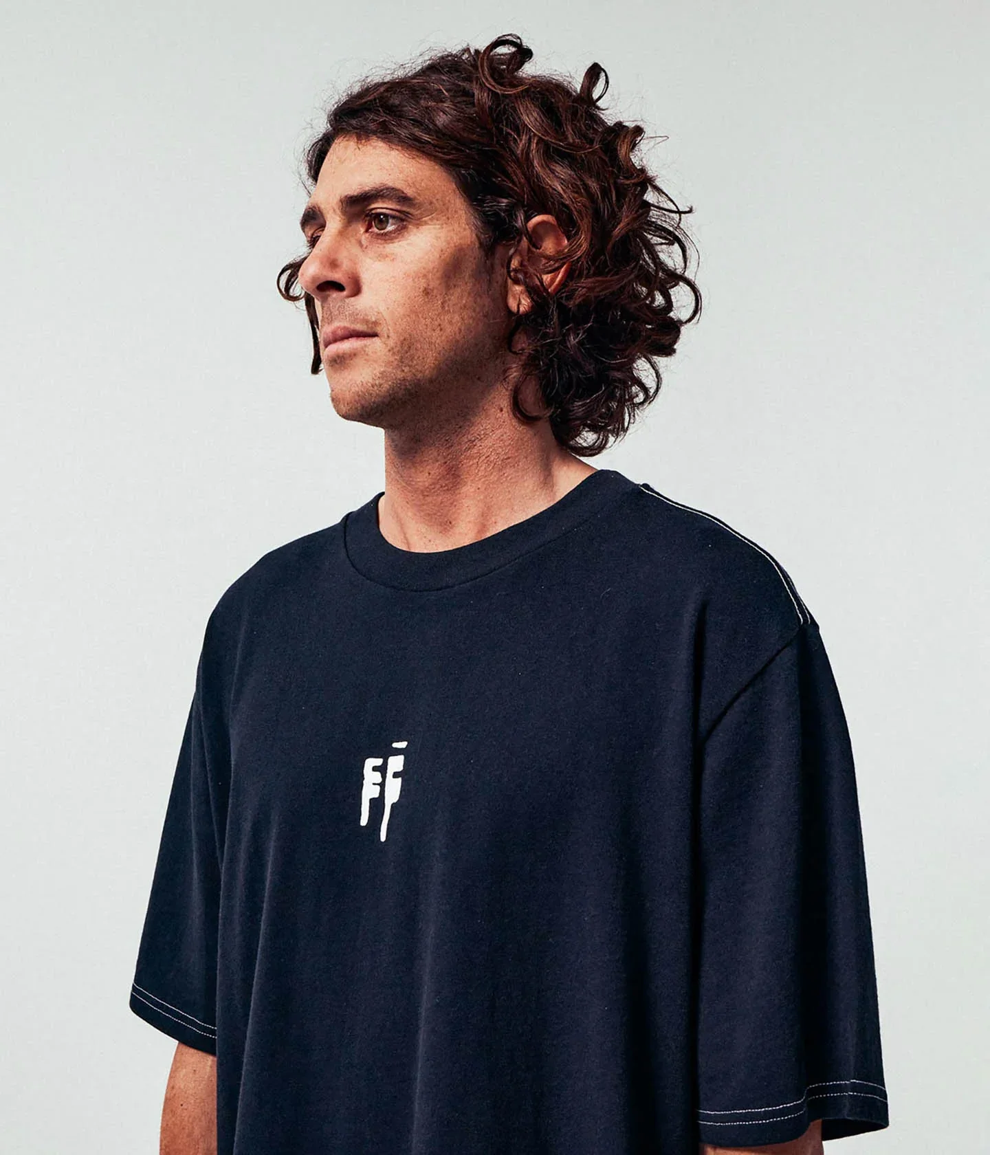 SKEWER OVERSIZED T-SHIRT - BLACK - Image 4