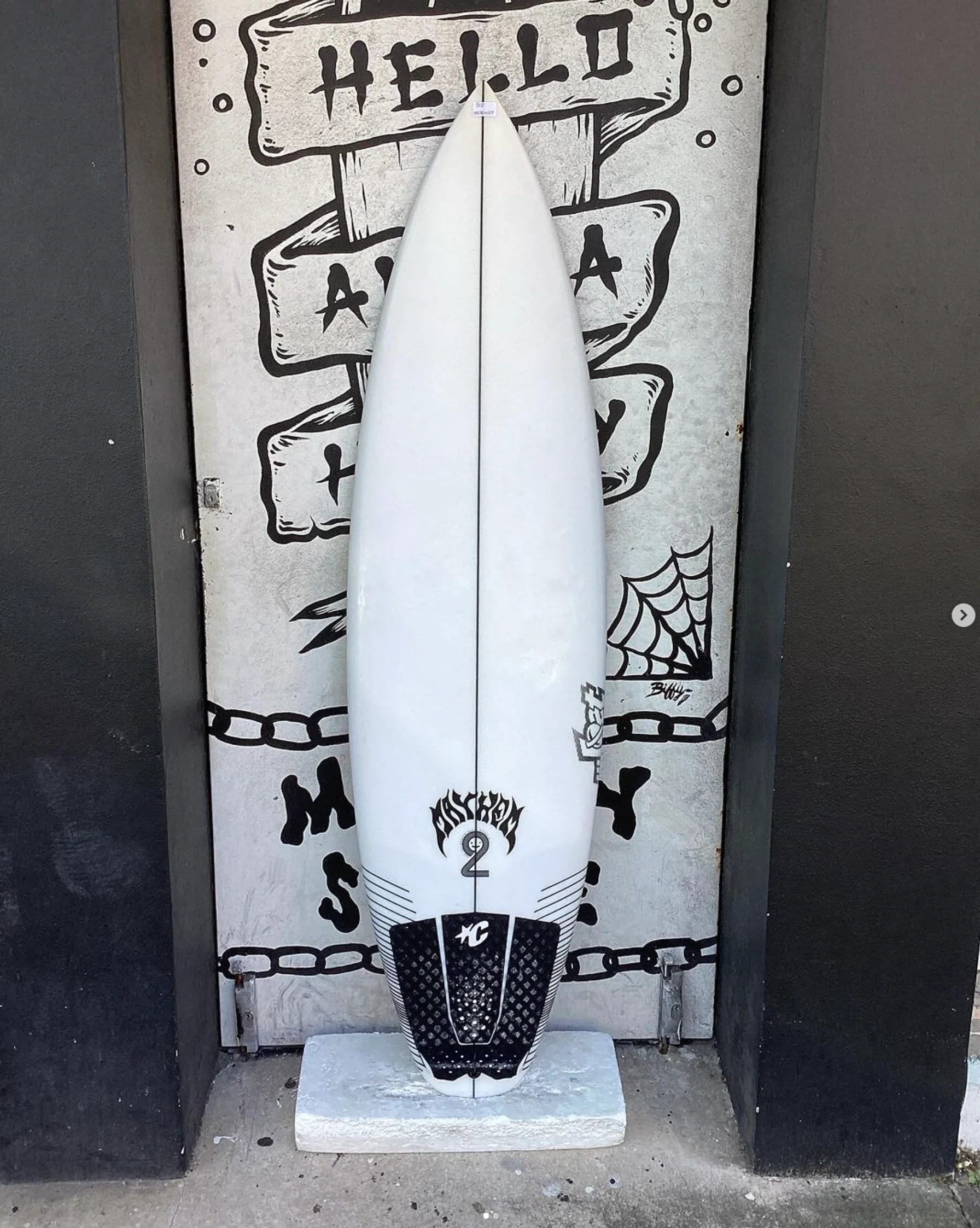 USED - 5'10 BEACH BUGGY 2 (27L)