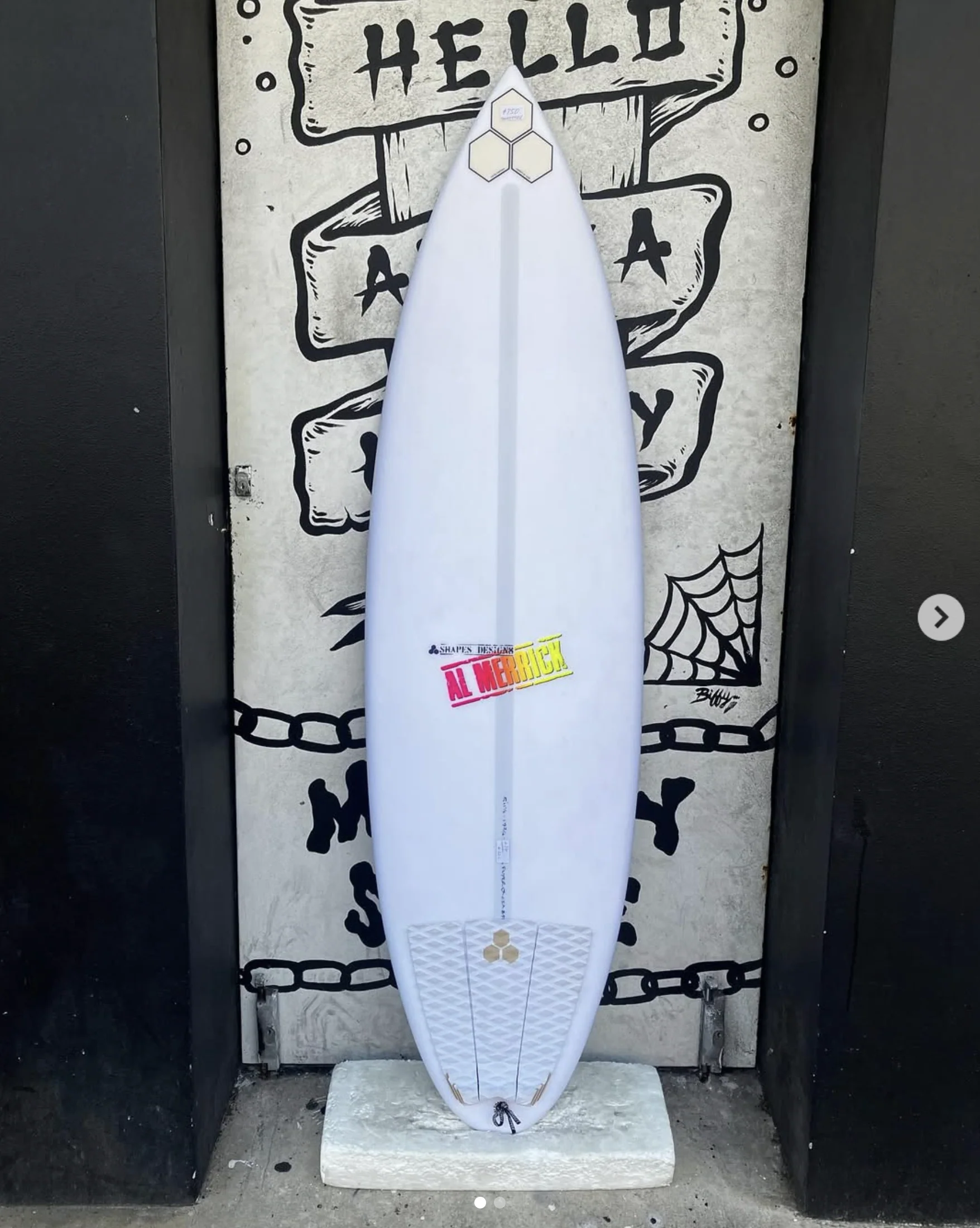 USED - 5'11 OG FLYER (32L)