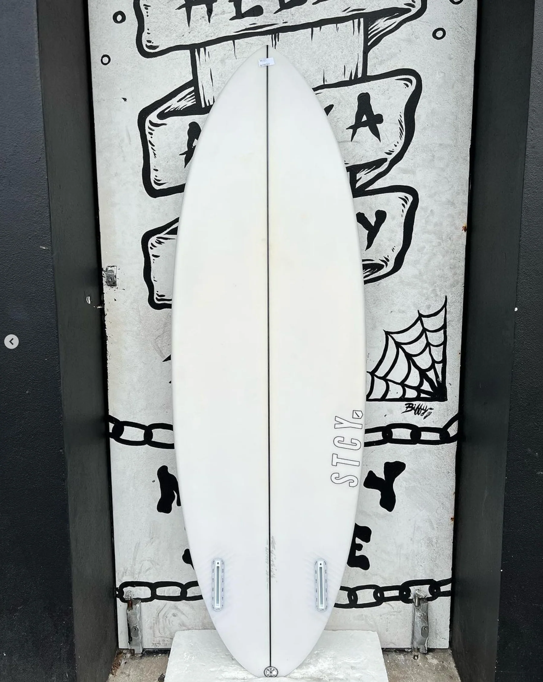 USED - 5'6 BULLET TWIN (28.5L) - Image 2