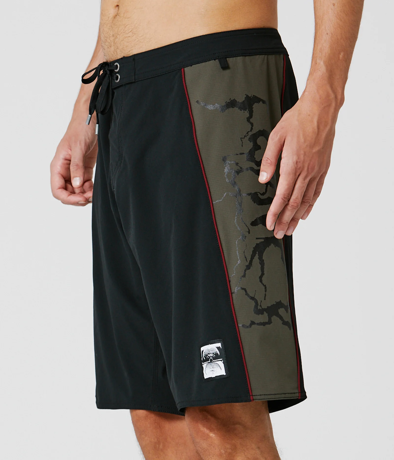 VOID TREMOR 20' TRUNK - BLACK ARMY RED - Image 4